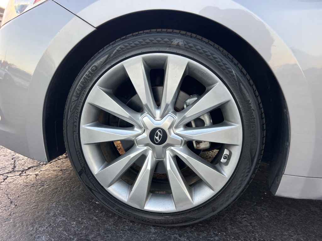 Photo 38 of this HYUNDAI AZERA