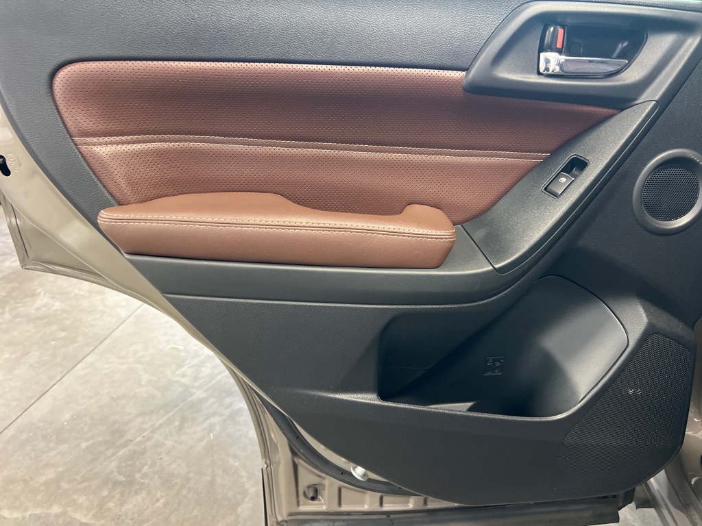 Photo 12 of this SUBARU FORESTER