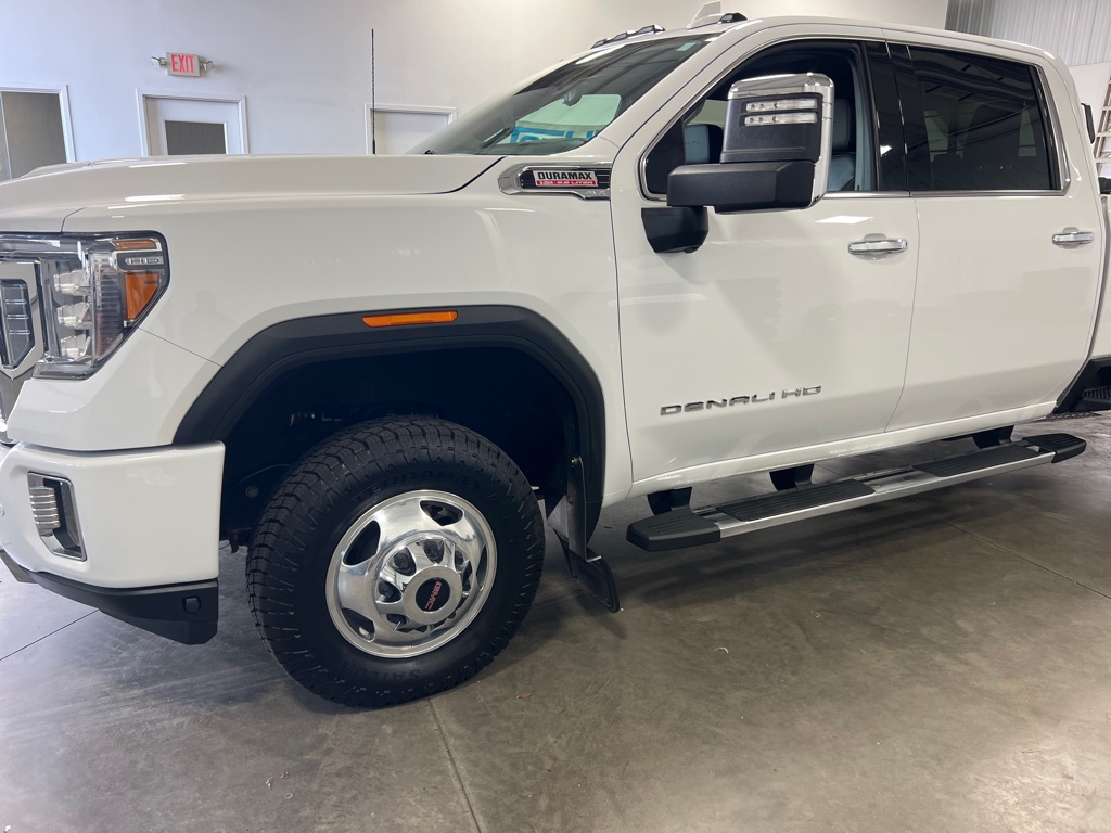 Photo 4 of this GMC SIERRA