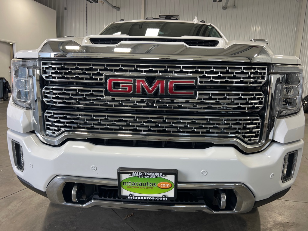 Photo 2 of this GMC SIERRA