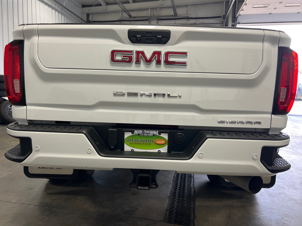 Photo 7 of this GMC SIERRA