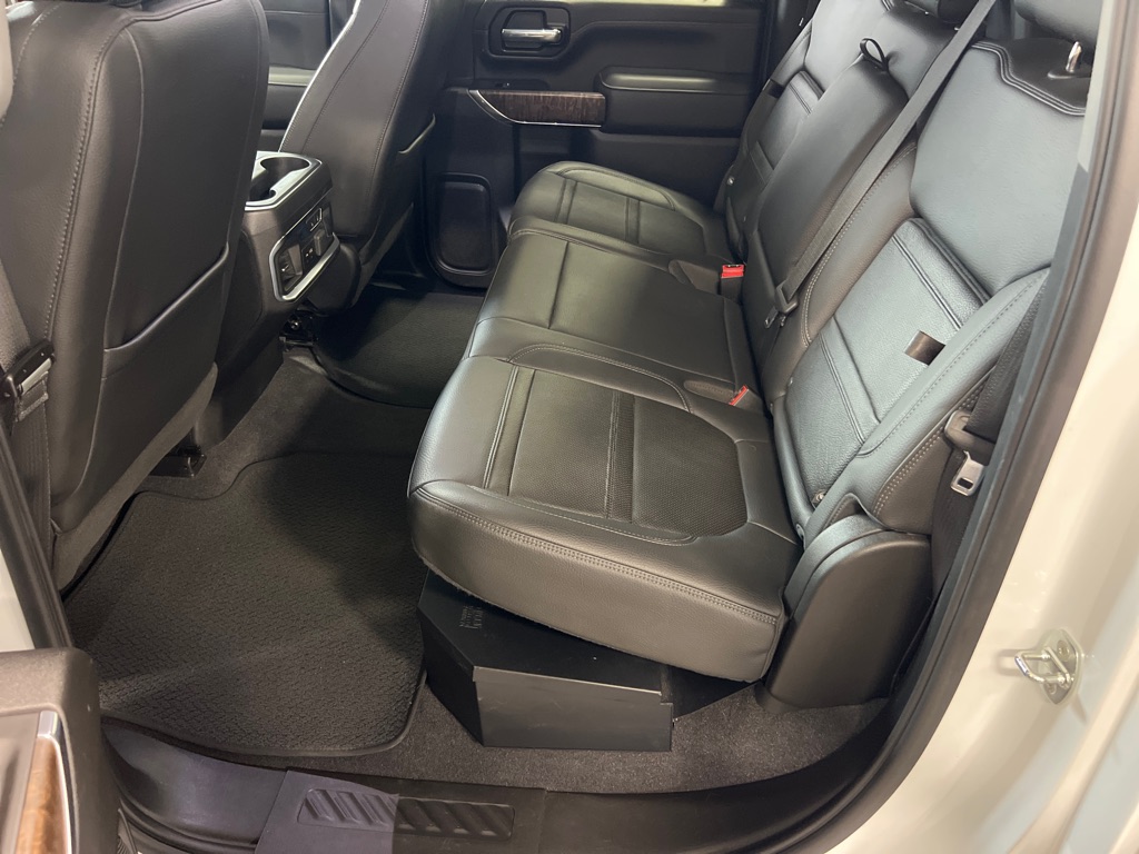 Photo 19 of this GMC SIERRA