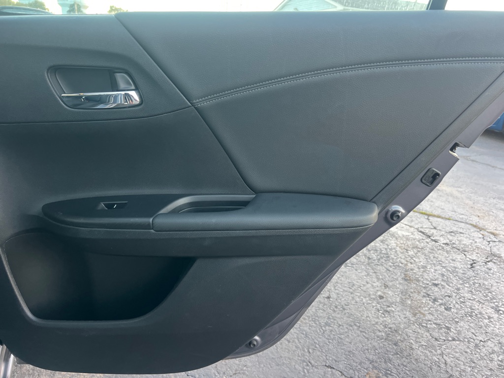 Photo 14 of this HONDA ACCORD