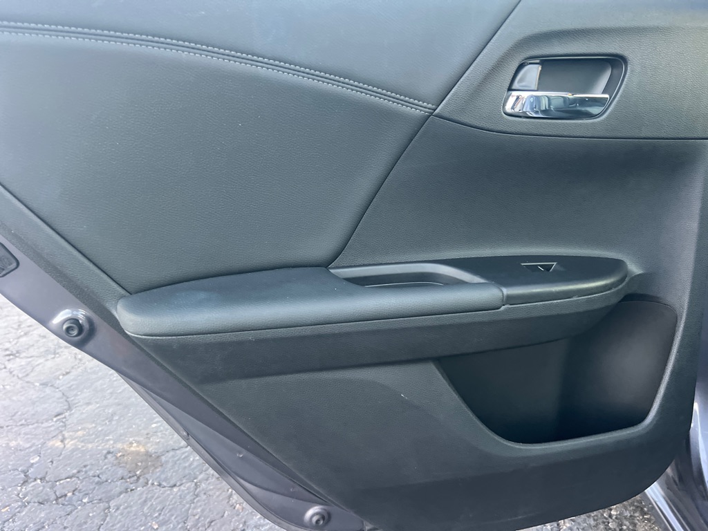 Photo 12 of this HONDA ACCORD