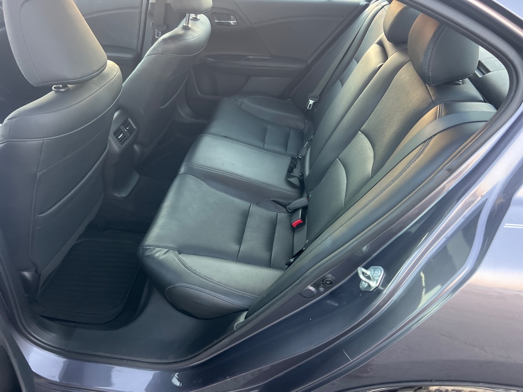Photo 13 of this HONDA ACCORD