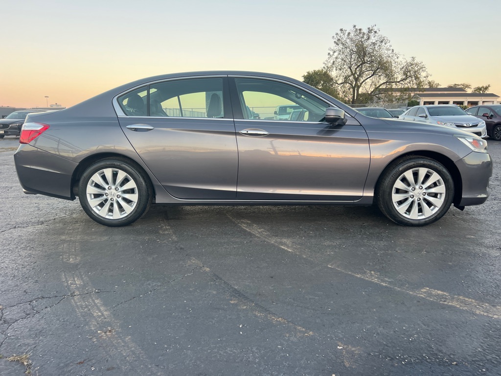 Photo 8 of this HONDA ACCORD