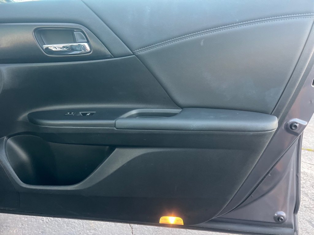 Photo 18 of this HONDA ACCORD