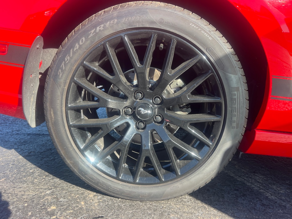 Photo 40 of this FORD MUSTANG