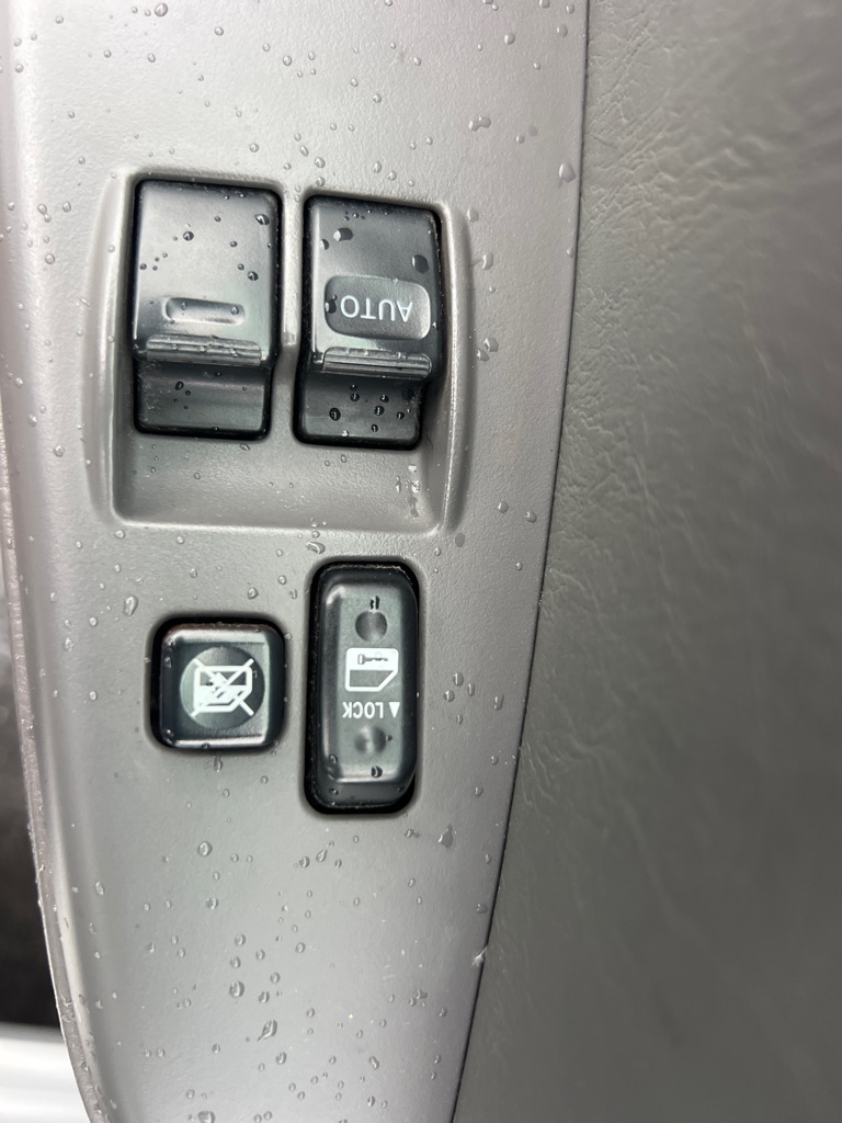 Photo 25 of this TOYOTA CAMRY SOLARA