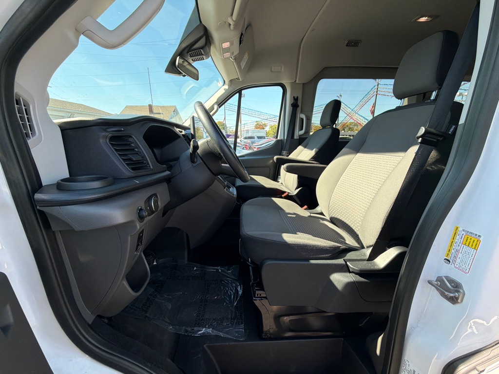 Photo 10 of this FORD TRANSIT