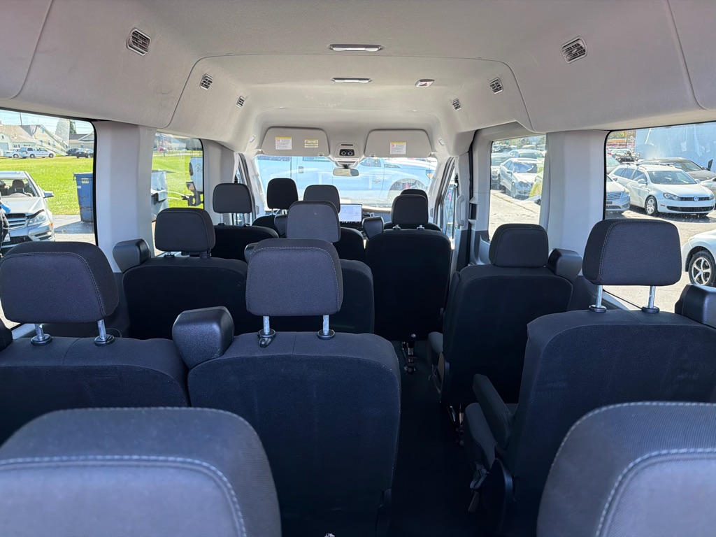 Photo 32 of this FORD TRANSIT