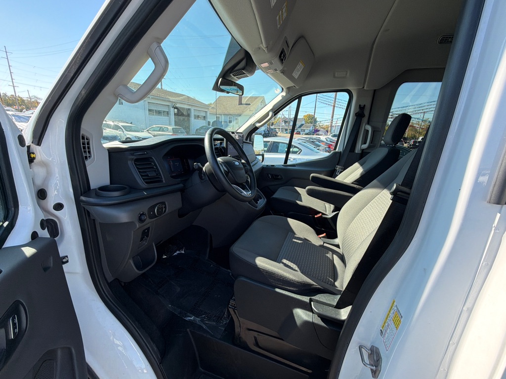 Photo 9 of this FORD TRANSIT