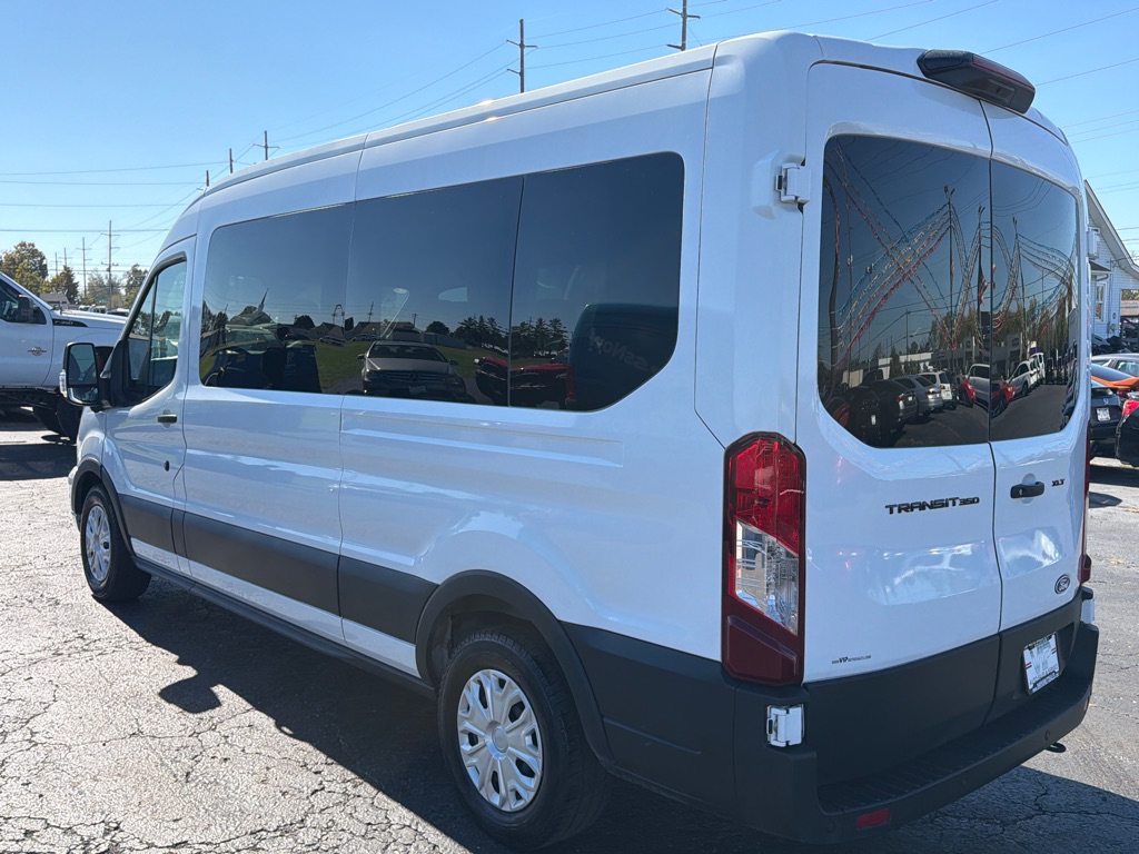 Photo 5 of this FORD TRANSIT