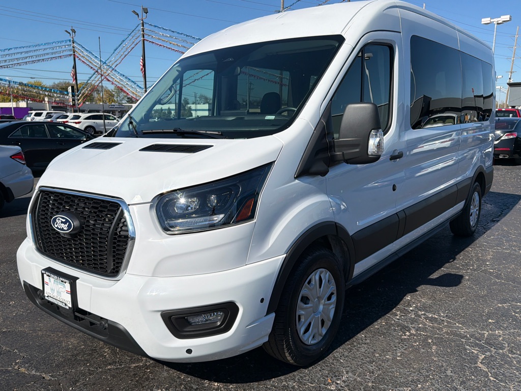 Photo 3 of this FORD TRANSIT