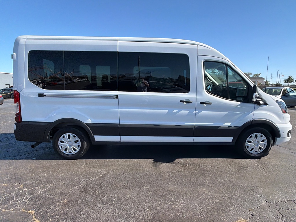 Photo 8 of this FORD TRANSIT