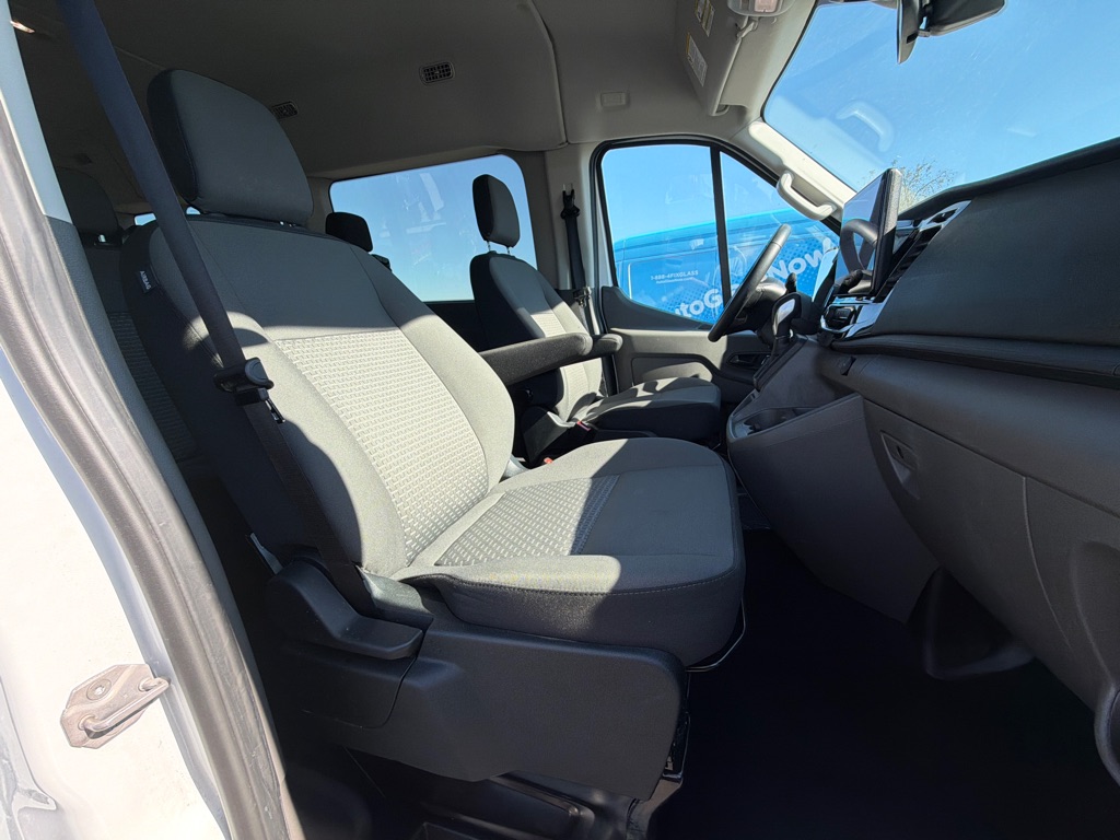 Photo 14 of this FORD TRANSIT