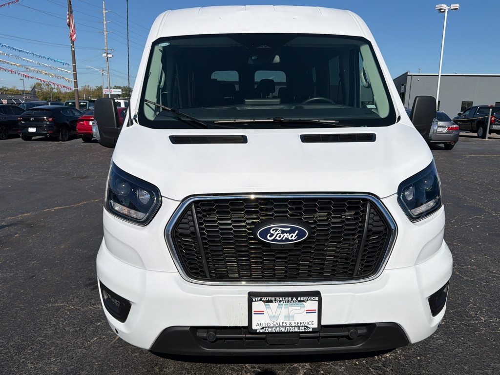 Photo 2 of this FORD TRANSIT