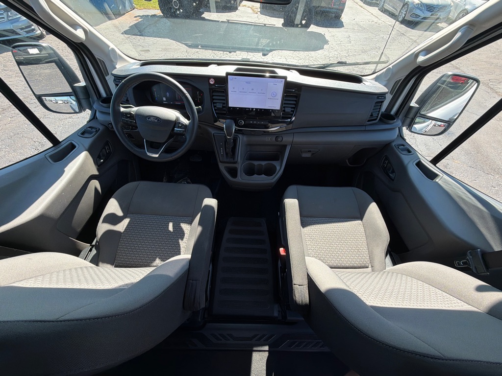 Photo 17 of this FORD TRANSIT