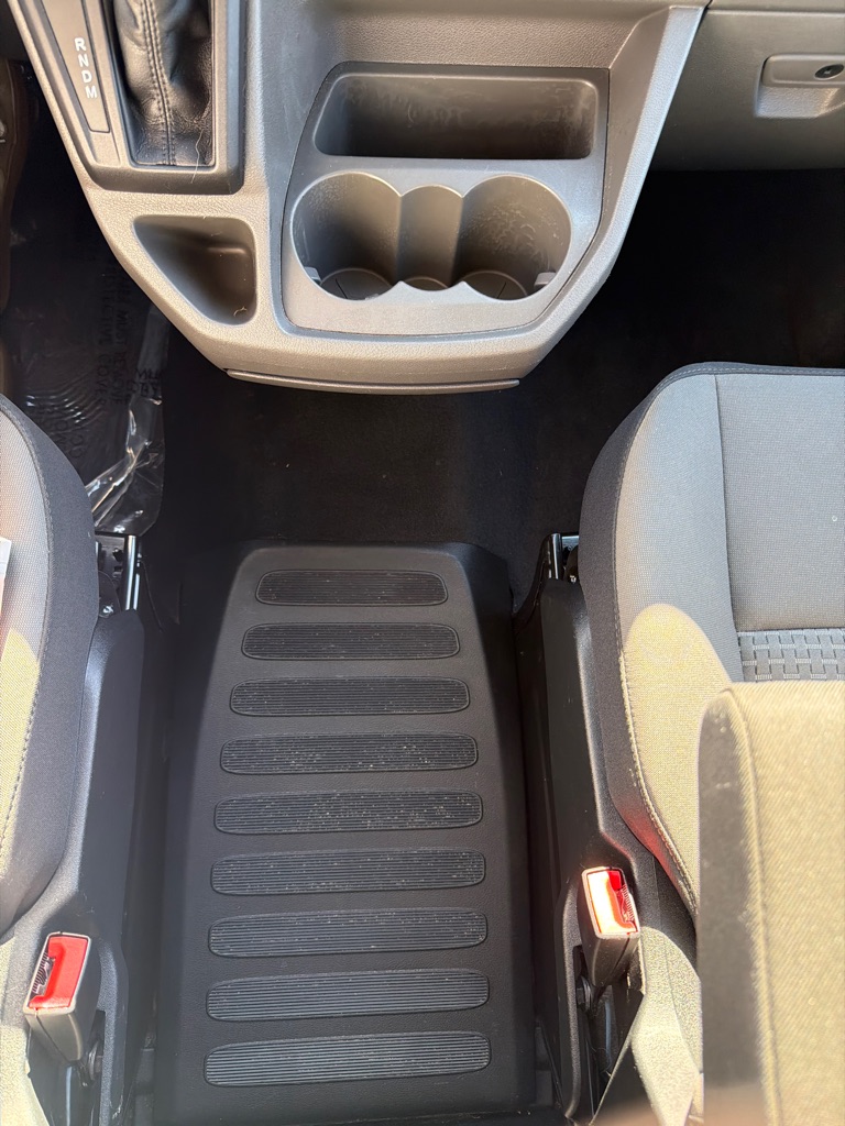 Photo 23 of this FORD TRANSIT