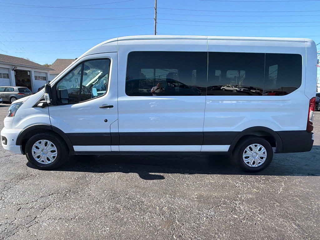 Photo 4 of this FORD TRANSIT