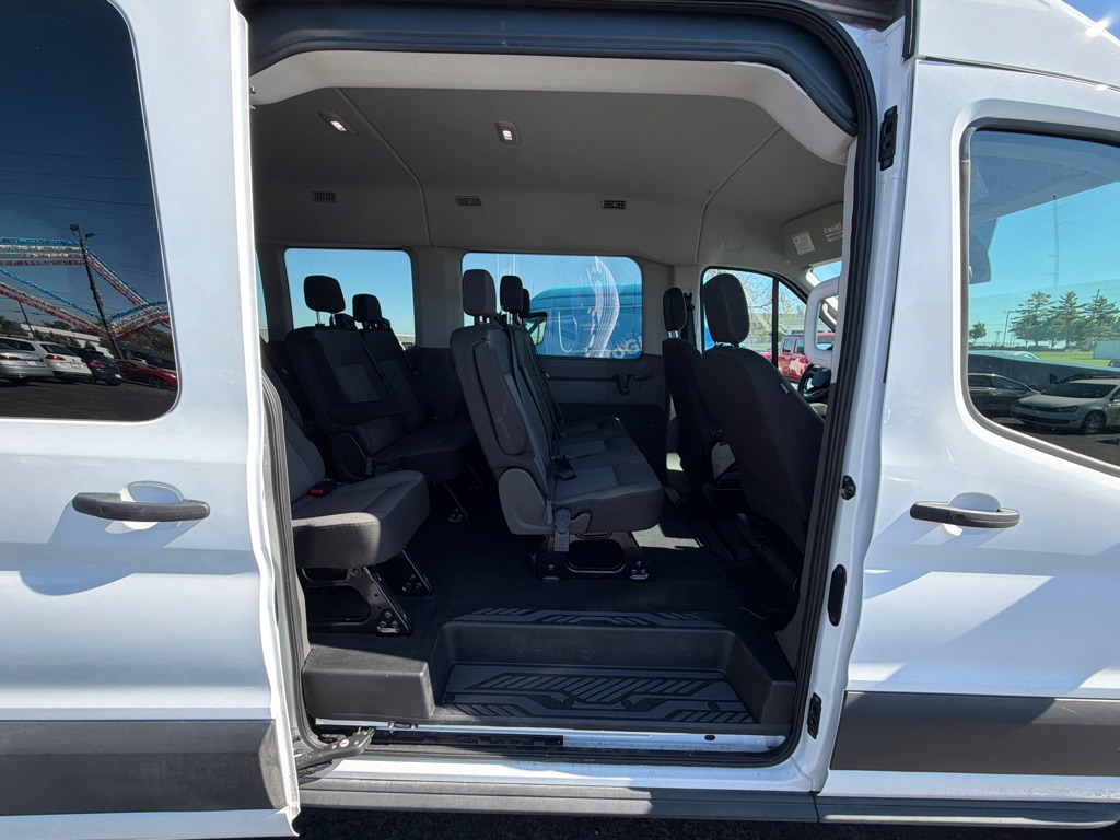 Photo 25 of this FORD TRANSIT