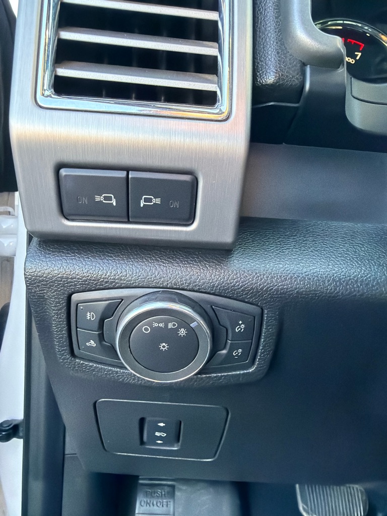 Photo 20 of this FORD F150