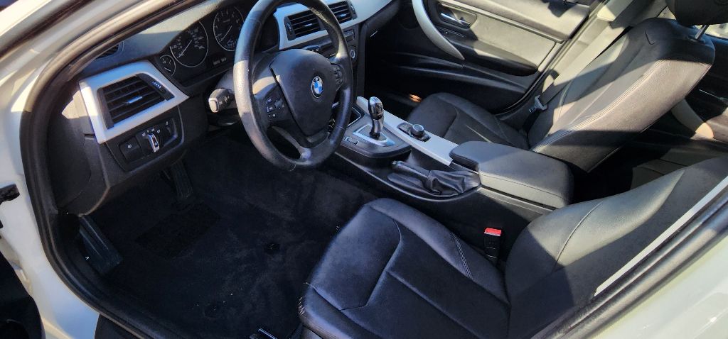 Photo 9 of this BMW 320