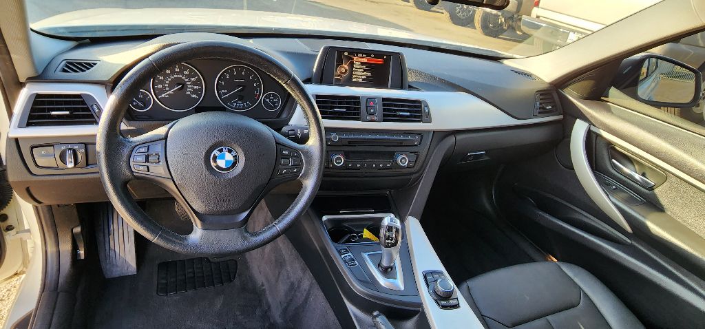 Photo 10 of this BMW 320