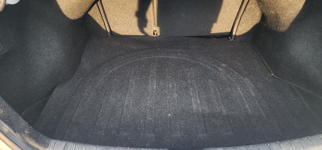 Photo 17 of this HYUNDAI ELANTRA