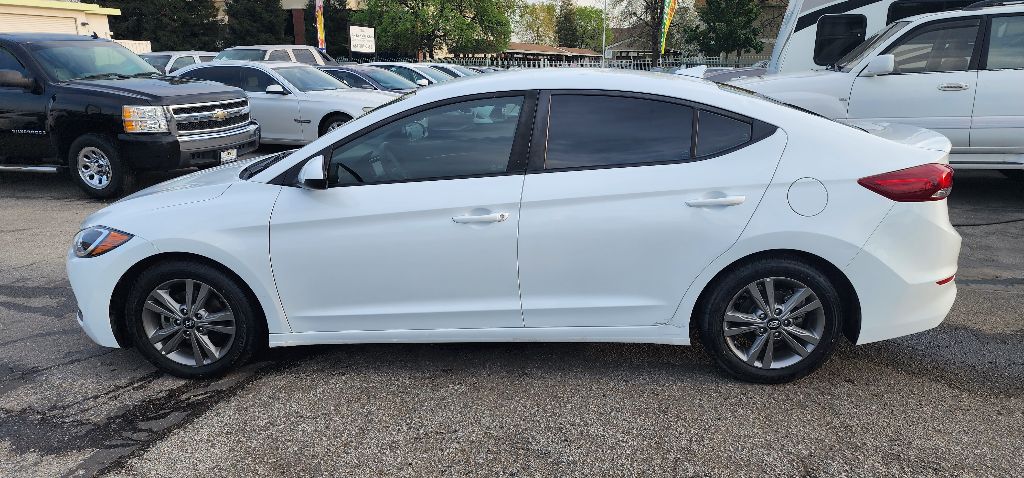 Photo 2 of this HYUNDAI ELANTRA