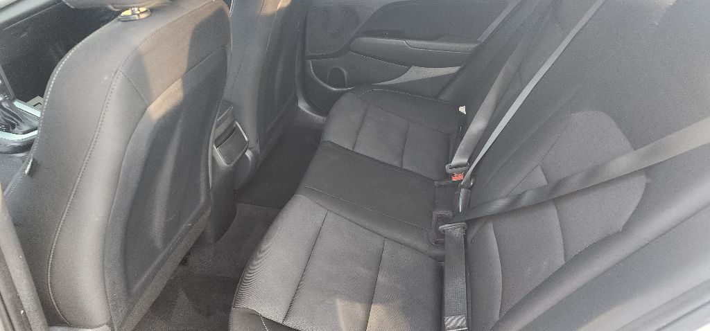 Photo 13 of this HYUNDAI ELANTRA