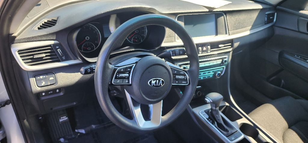 Photo 9 of this KIA OPTIMA