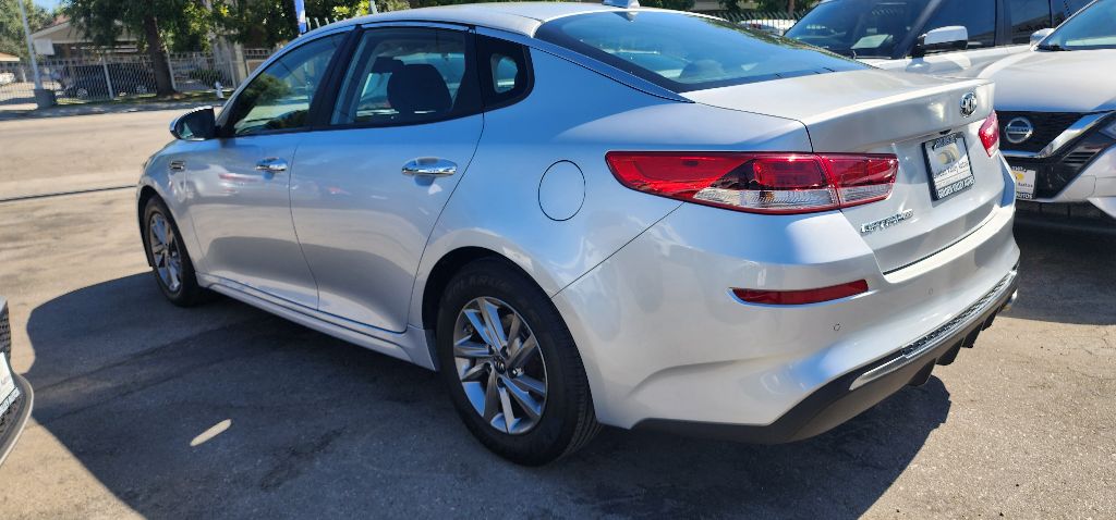 Photo 21 of this KIA OPTIMA