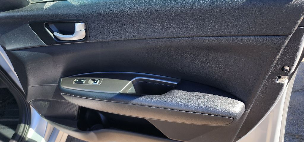 Photo 22 of this KIA OPTIMA