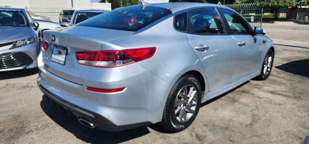 Photo 16 of this KIA OPTIMA