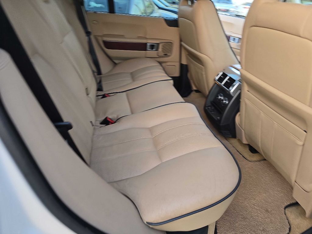 Photo 20 of this LAND ROVER RANGE ROVER