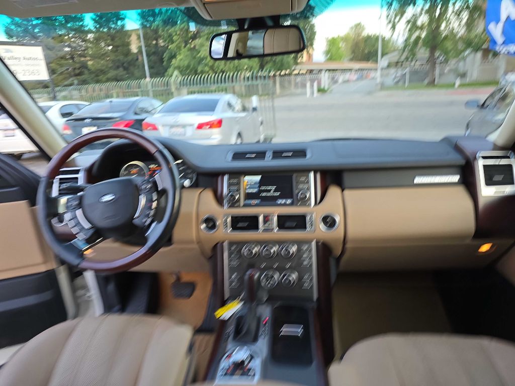 Photo 19 of this LAND ROVER RANGE ROVER