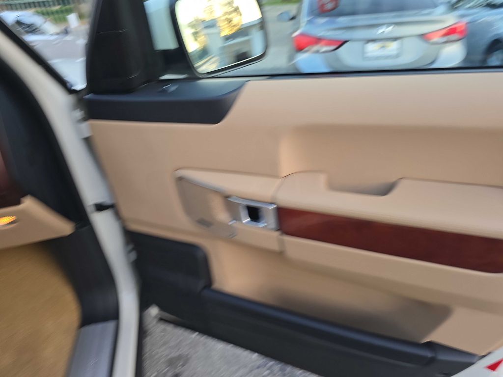 Photo 14 of this LAND ROVER RANGE ROVER