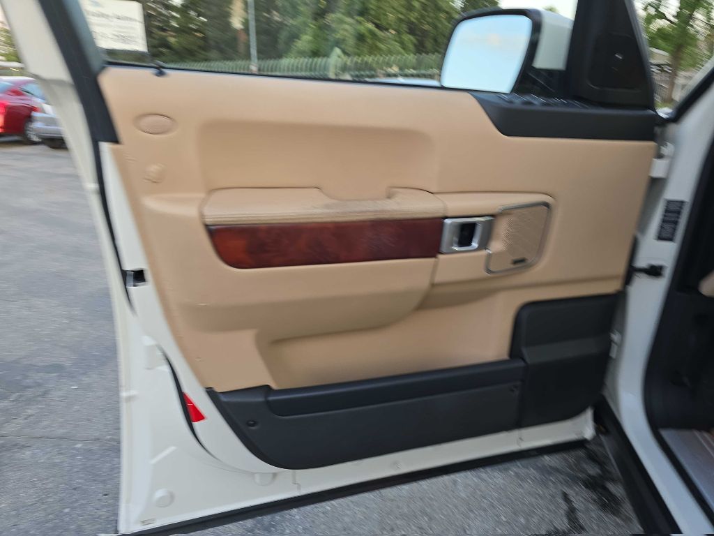 Photo 12 of this LAND ROVER RANGE ROVER