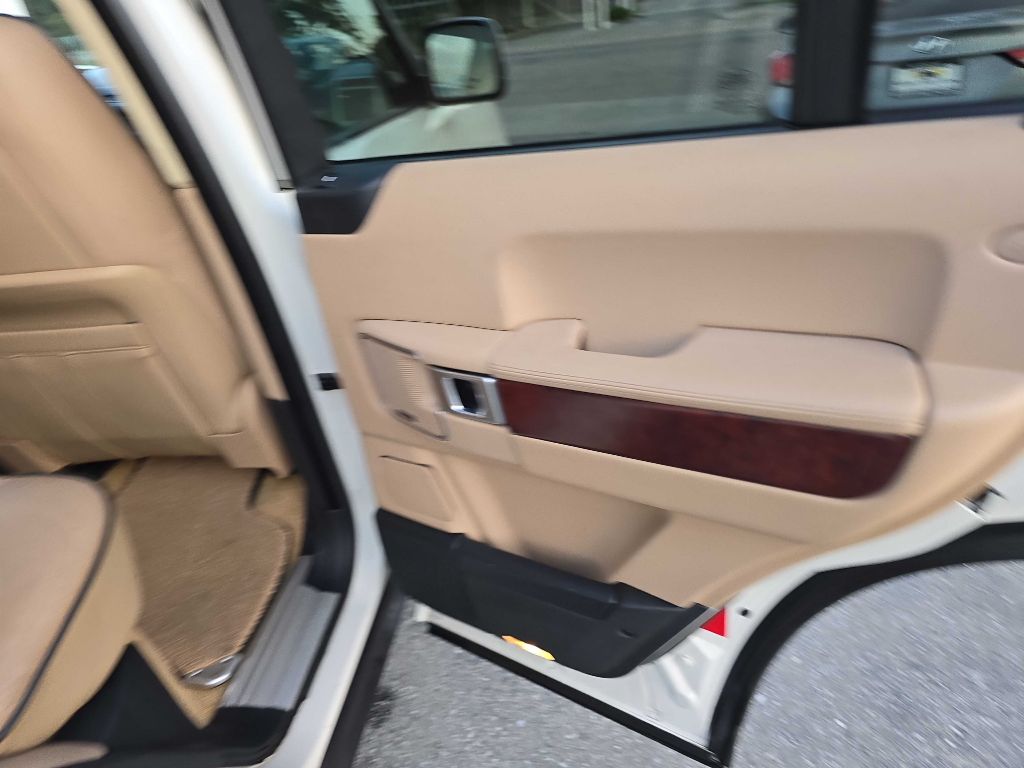 Photo 16 of this LAND ROVER RANGE ROVER