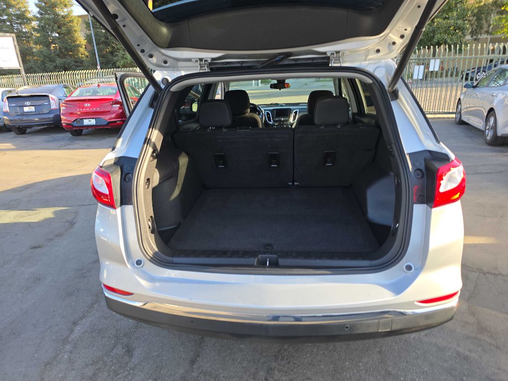 Photo 17 of this CHEVROLET EQUINOX