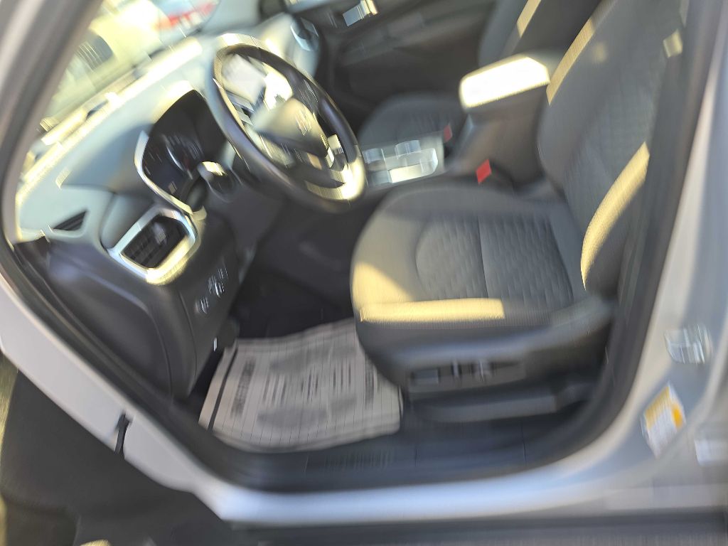 Photo 10 of this CHEVROLET EQUINOX