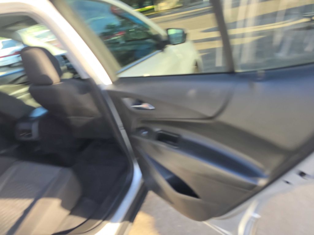 Photo 12 of this CHEVROLET EQUINOX