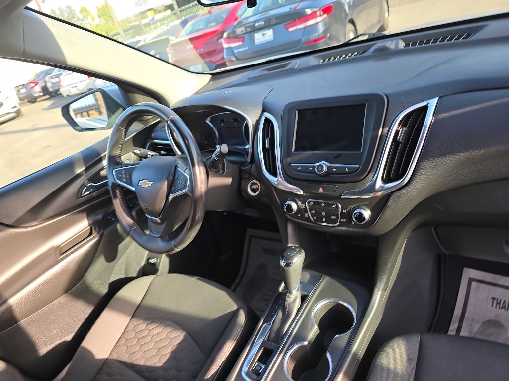 Photo 15 of this CHEVROLET EQUINOX