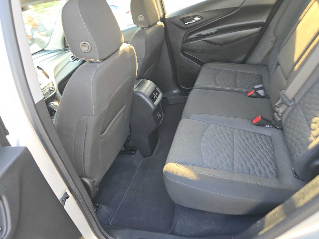 Photo 11 of this CHEVROLET EQUINOX