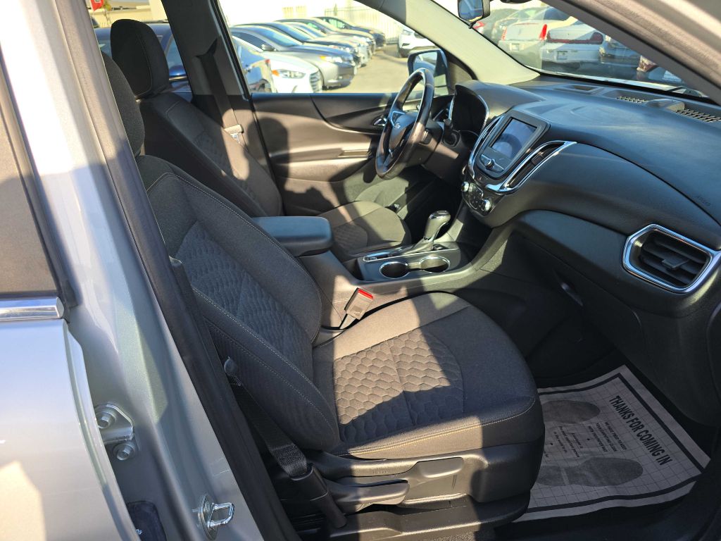 Photo 16 of this CHEVROLET EQUINOX