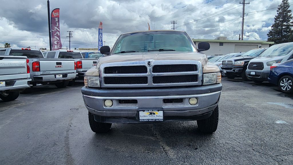 Photo 8 of this DODGE RAM 2500 LARAMI