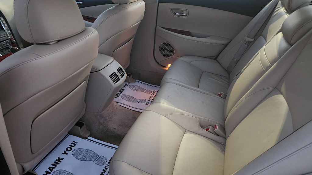 Photo 12 of this LEXUS ES