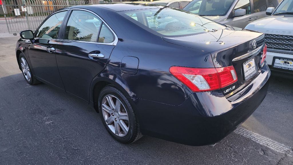 Photo 2 of this LEXUS ES