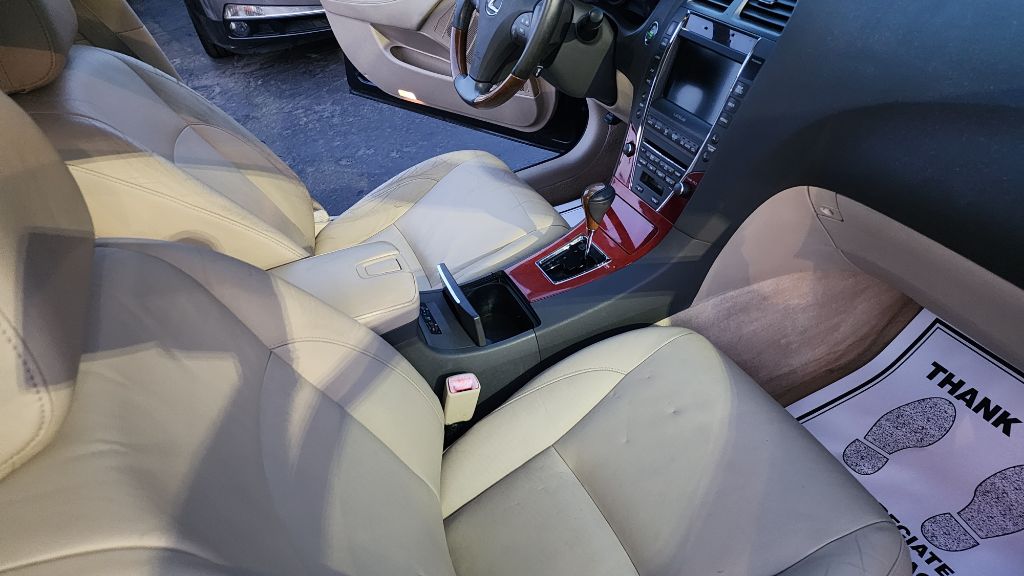 Photo 14 of this LEXUS ES